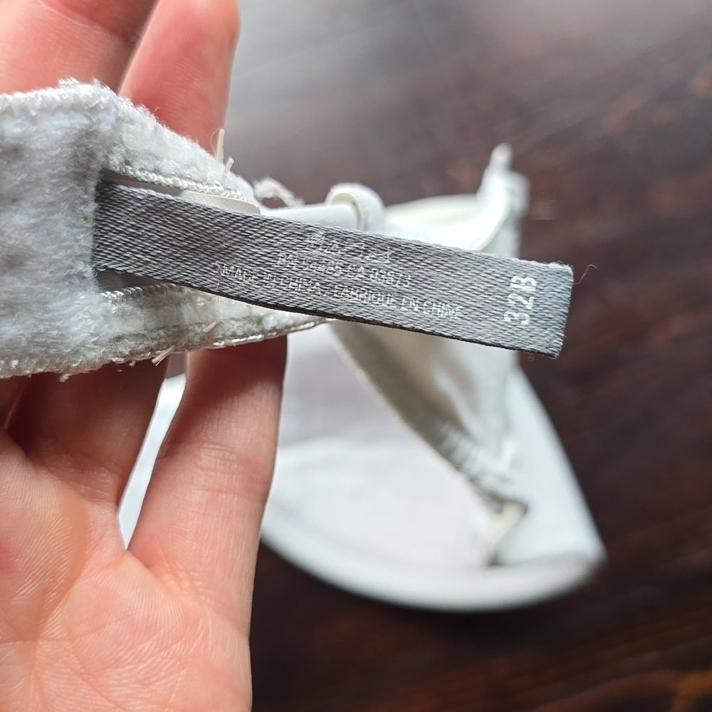 Aerie 32B White Strapless Bra Underwire Contour Padded Seamless - Picture 3 of 3